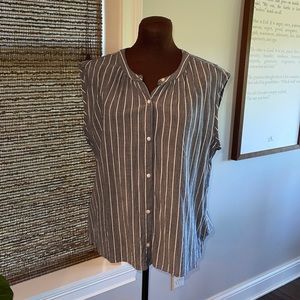 Womens Old Navy Sleeveless Chambray Blouse Blue & White Stripe Size Large EUC!